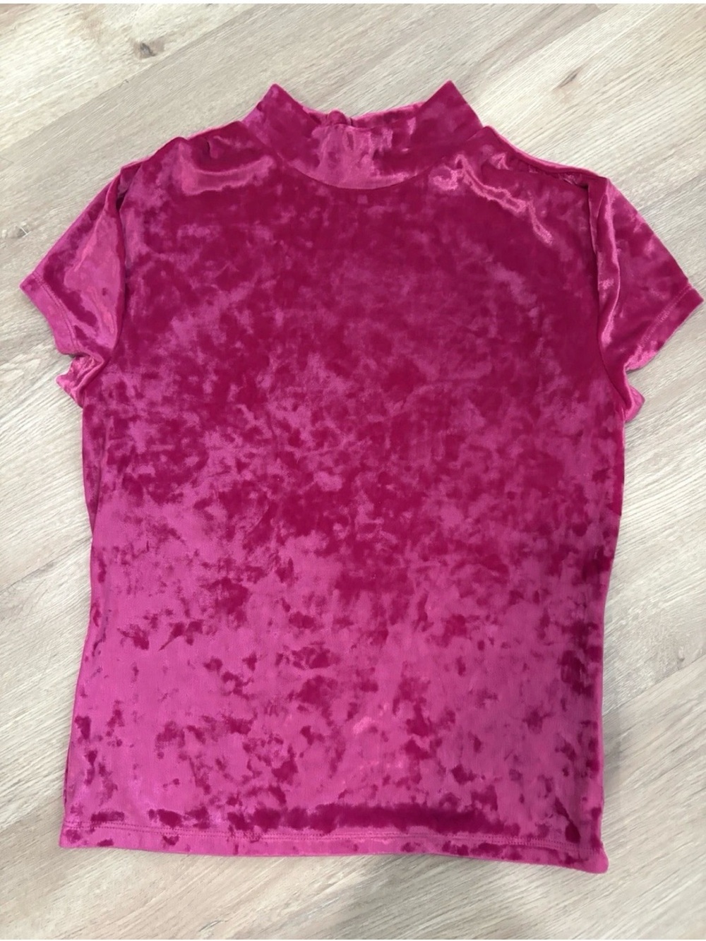 A New Day Women’s Crushed Velvet Fuchsia Pink Short Slv Mock Turtleneck TopM EUC